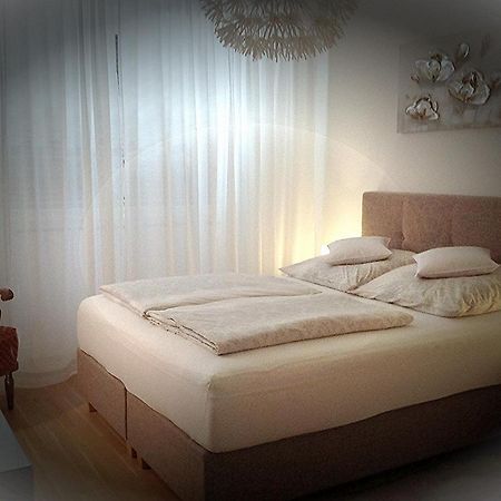 Ferienwohnung Danubia Линц Экстерьер фото