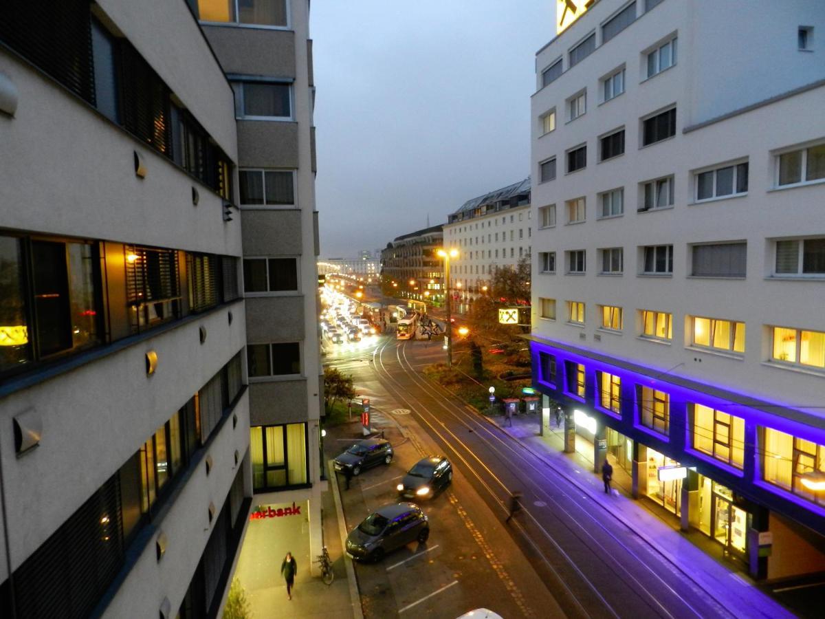 Ferienwohnung Danubia Линц Экстерьер фото